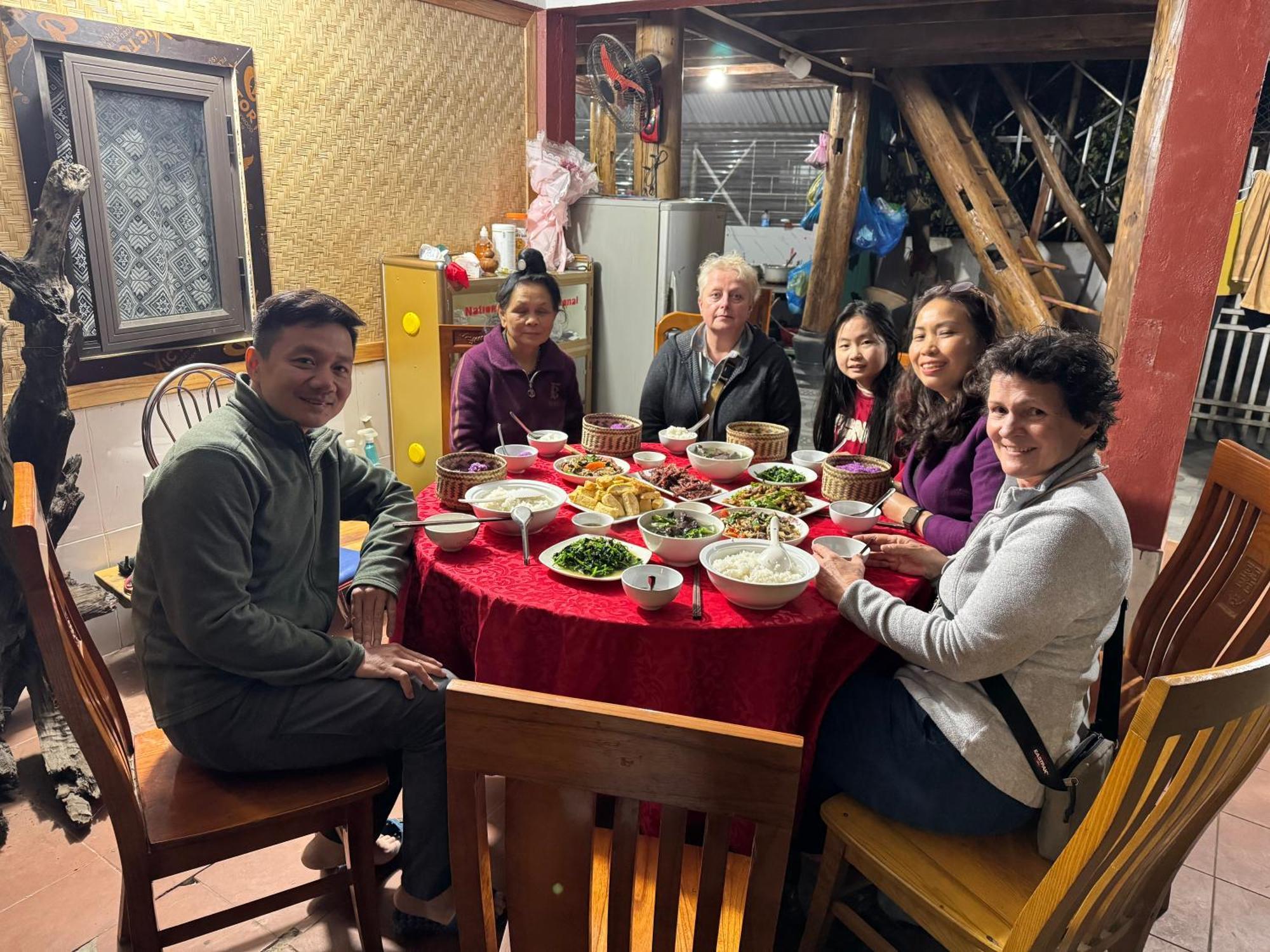 Minh Ngoc Homestay Dien Bien Phu Ban Hin Lom Zewnętrze zdjęcie